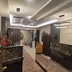 Nayla Hotel 3*
